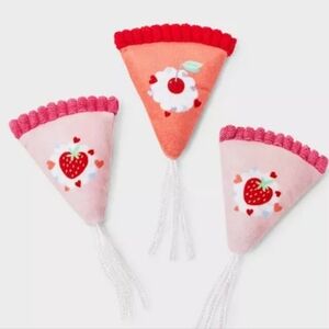 Cake Slices Cat Toy - Boots & Barkley™3ct